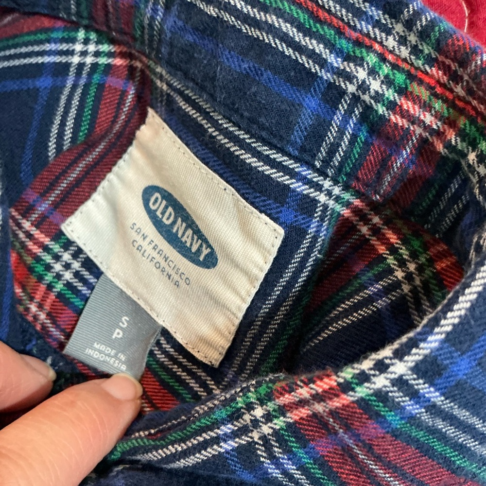 🍓 Old Navy Plaid Red and Blue Flannel Button Down Long Sleeve Shirt - SP - Picture 4 of 5
